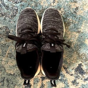 Women’s Adidas shoes. Size 7.